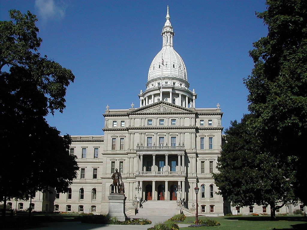 Photo of Lansing's capitol building